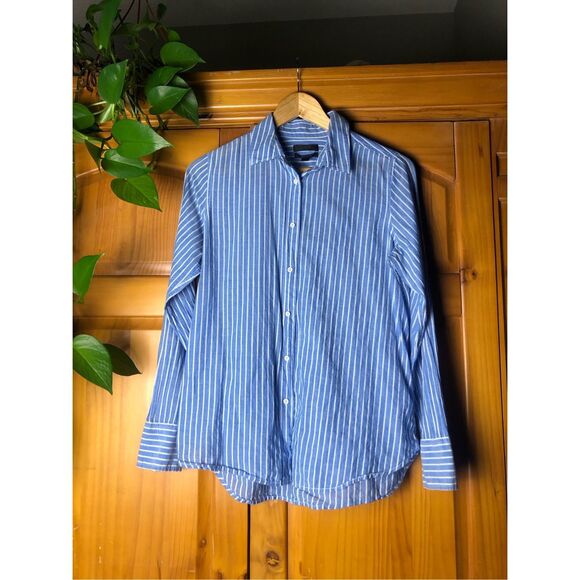 J.Crew Tops - J. Crew Boy Button Down Women’s Shirt SZ 6